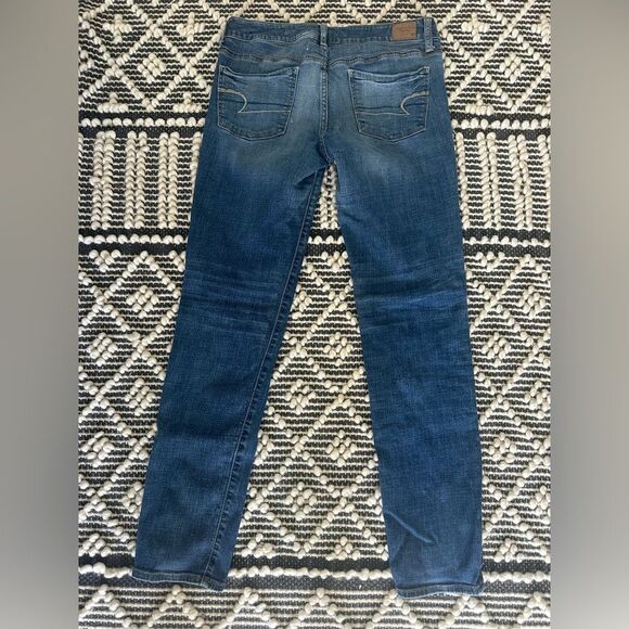 American Eagle super stretch distressed skinny jeans size 8 - Picture 2 of 4